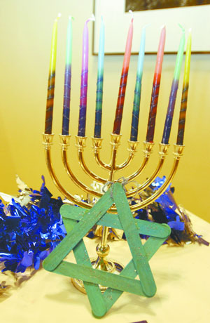 menorahs-2003-12-22_z