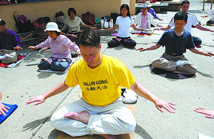 yoga-2004-06-22_z