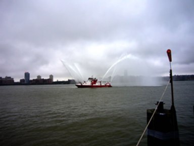 fireboatspray-2011-10-26_z