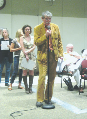 Photo by Eileen Stukane Bill Borock, president of the Council of Chelsea Block Associations, speaks with concern about the Gem Hotel’s request for a rooftop beer/wine license.