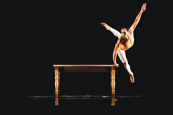 I’m defying gravity: MOMIX presents its most striking images from the past 30 years. Through Jan. 5, at the Joyce Theater.   PHOTO BY GIULIO LAPONE