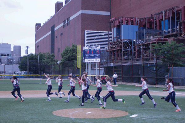 Downtown Express photo by Zach Williams Downtown Little League’s 11u team celebrated after winning the city championship in Manhattan last month. 