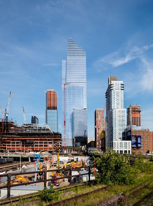 10 Hudson Yards seen across from the West Side rail yards and the High Line. Photo by Steve Freihon for Related-Oxford.