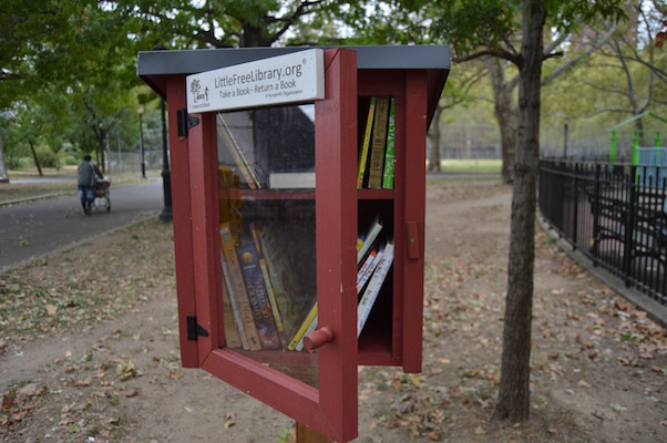 The new Little Free Library in East Harlem’s Thomas Jefferson Park is located near East 114th street and Pleasant Avenue. | JACKSON CHEN 