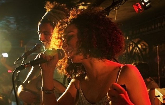 Baya Madhaffar singing ,with Montassar Ayari in the background. | KINO LORBER