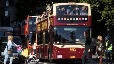 NYBUS0927_WEB