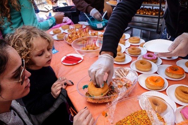 Photo by Tequila Minsky Dunkin’ Donuts hosted a donut-decorating station for the kids.