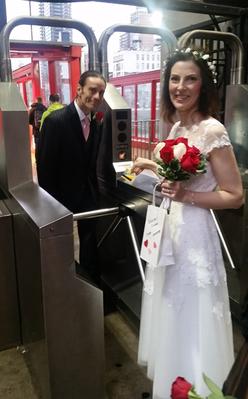 The couple arrive at Roosevelt Island Tram for their wedding. | KIMBERLY KOVACH ALLEN