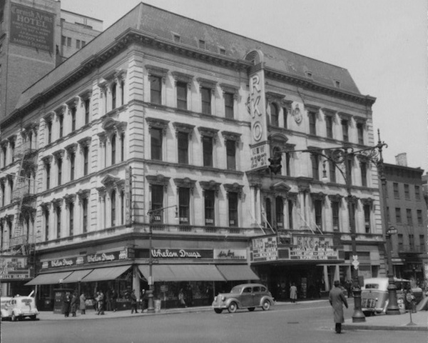 The RKO 23rd Street Theatre (1938-1960), on the corner of Eighth Ave. Photo courtesy cinematreasures.org.