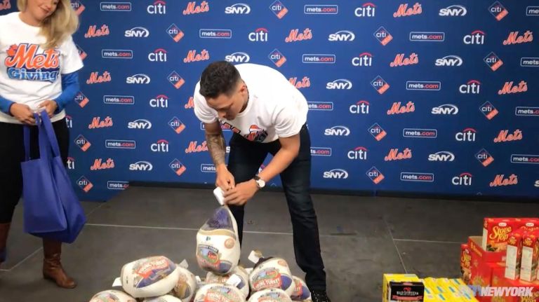 New York Mets on X: Wilmer Flores hand delivered turkeys to families in  need as part of our Mets Giving community program.   / X