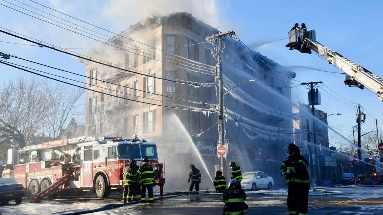 Parkchester, Bronx, fire injures 23 people, FDNY says | amNewYork