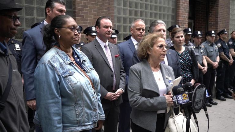 Families of slain NYPD officers speak to parole board