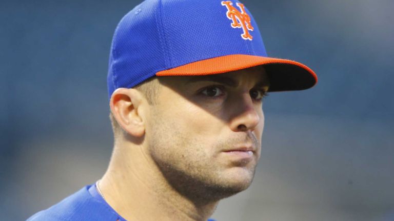 New York Mets' David Wright takes batting practice before the game