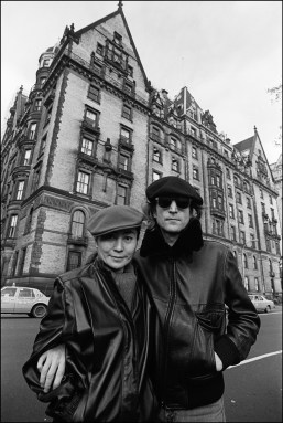 John Lennon and Yoko Ono in front of the Dakota New York, Nov. 21, 1980 by Allan Tannenbaum