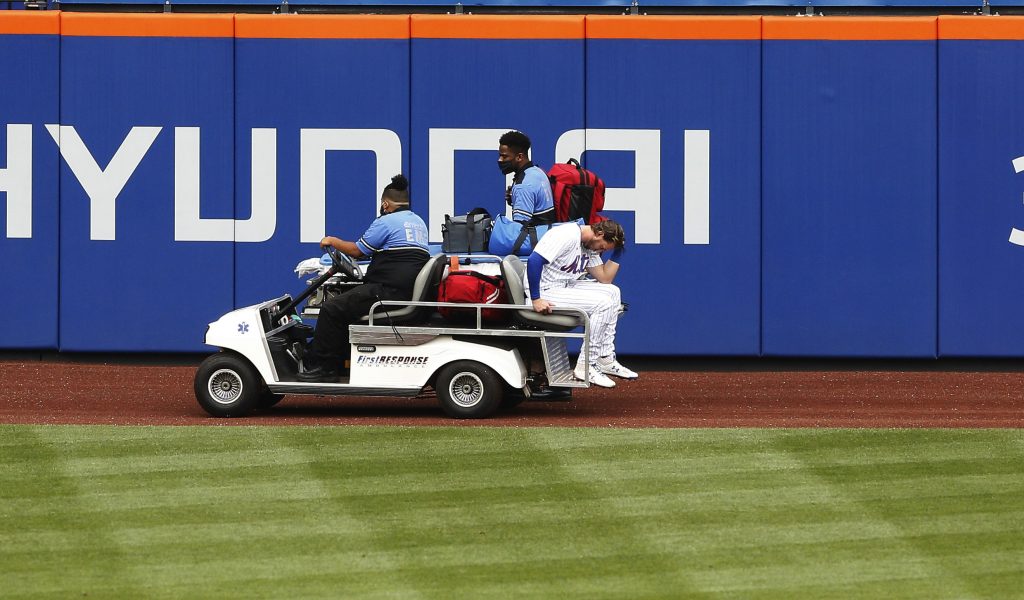 New York Mets' Jeff McNeil exits game injury 