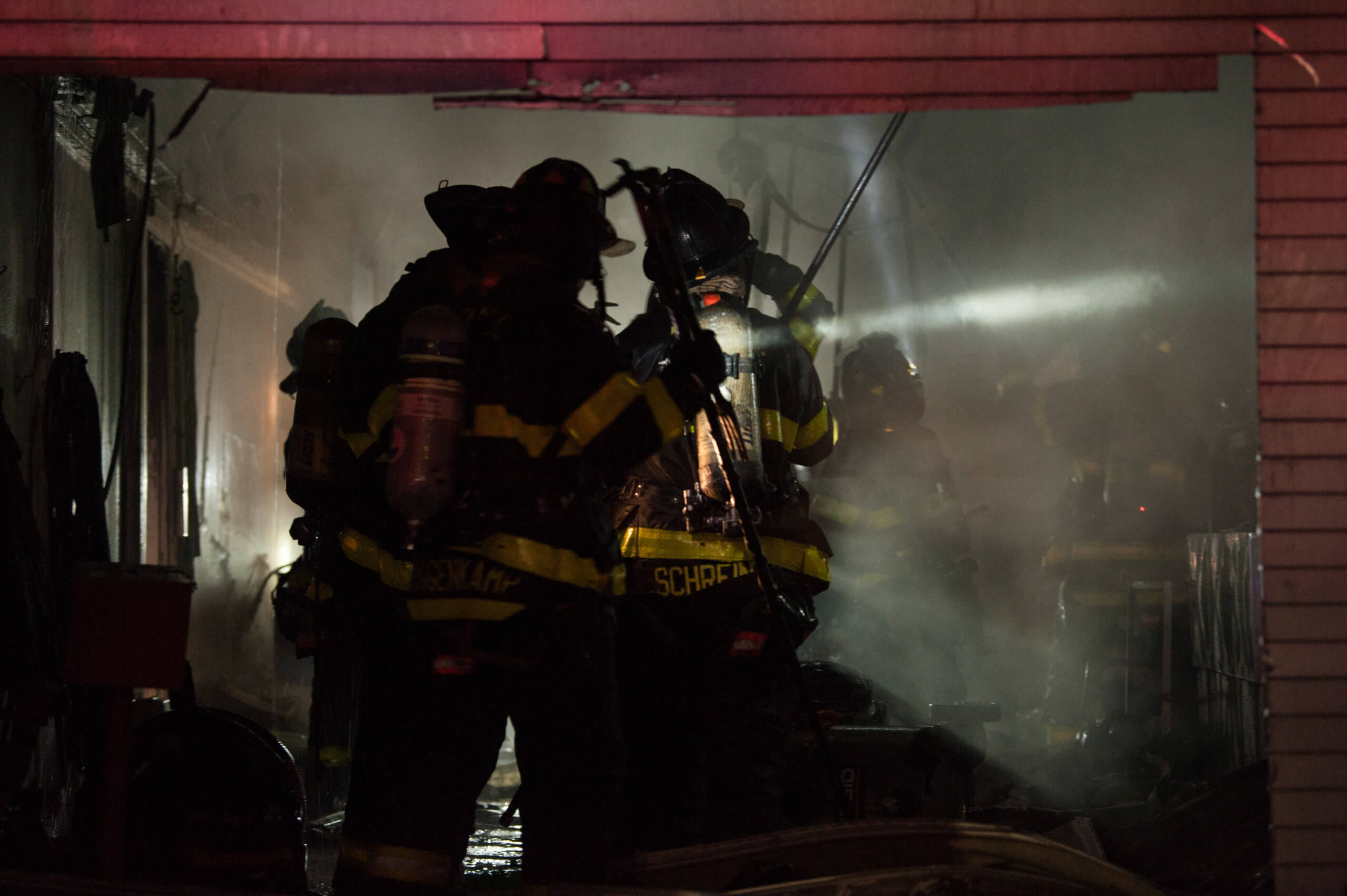 NYC firefighters hurt fighting Staten Island blaze