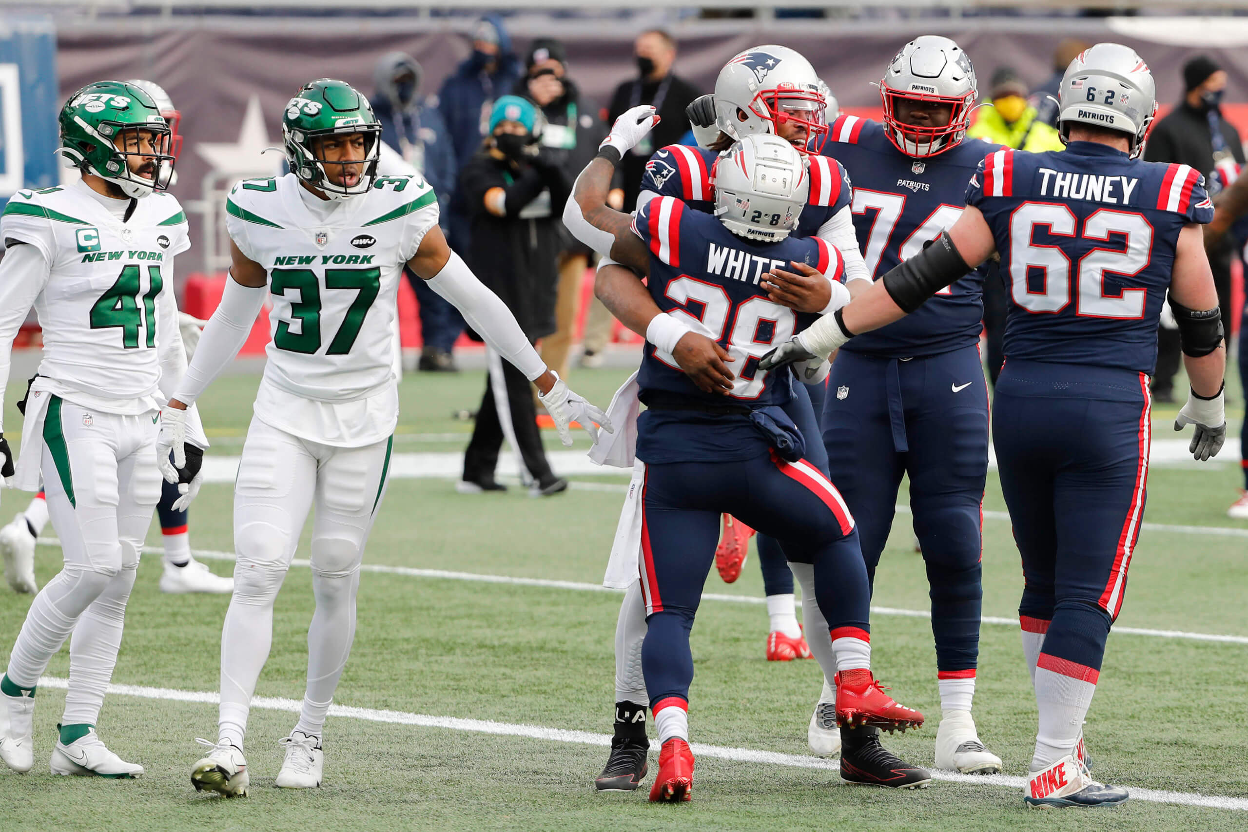 Patriots vs. Jets score: Cam Newton leads New England to a come