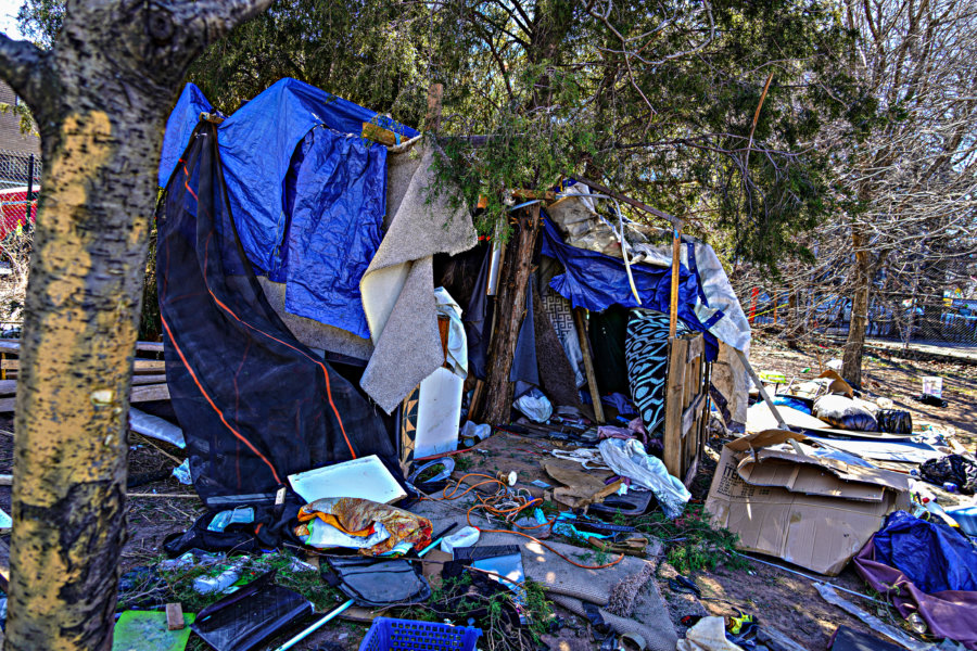 Brooklyn Homeless Shanty Near BQE Unveiled As Apparent Drug Den | AmNewYork