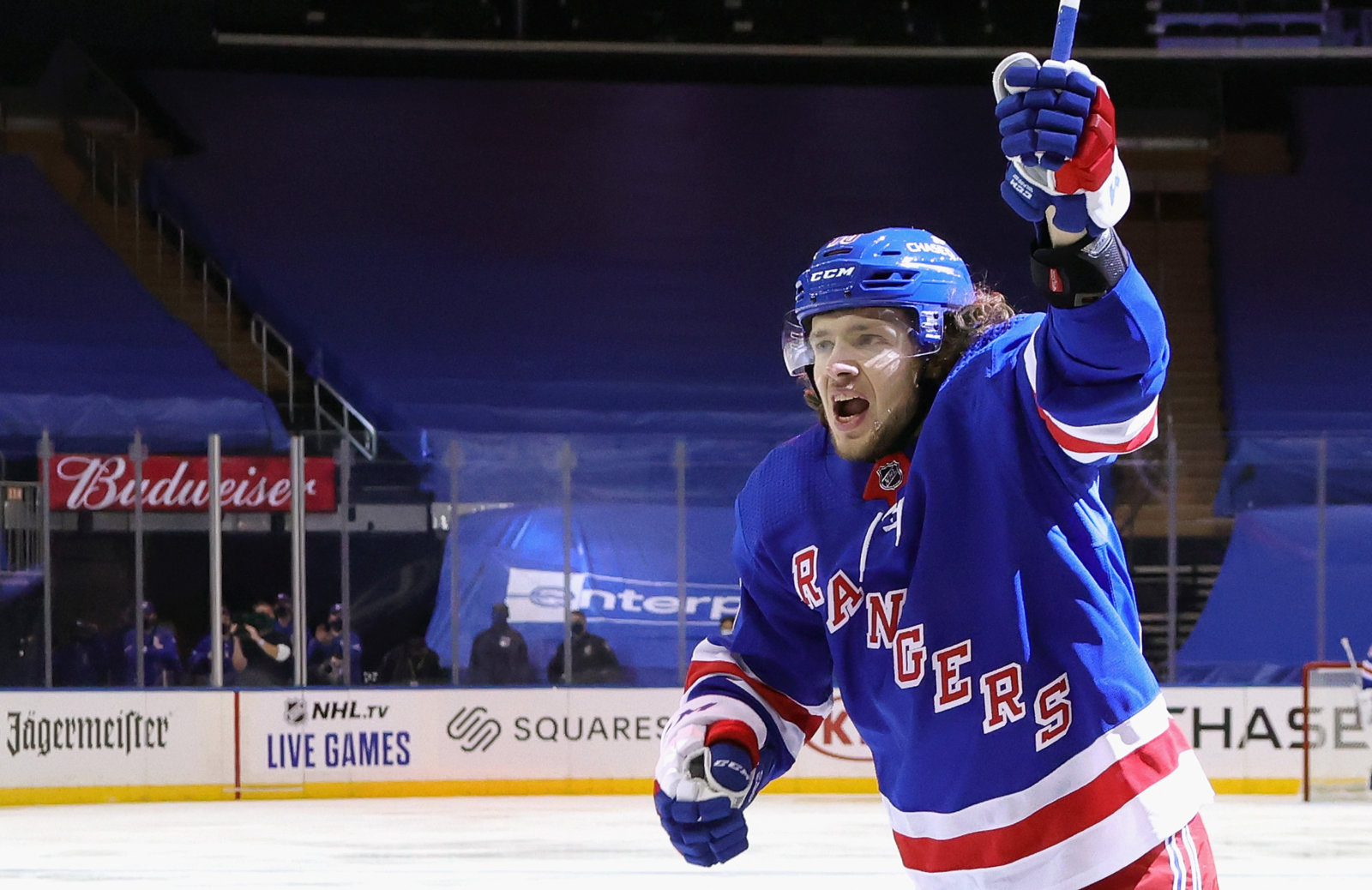 Artemi Panarin rejoins Rangers after Russian hit piece controversy