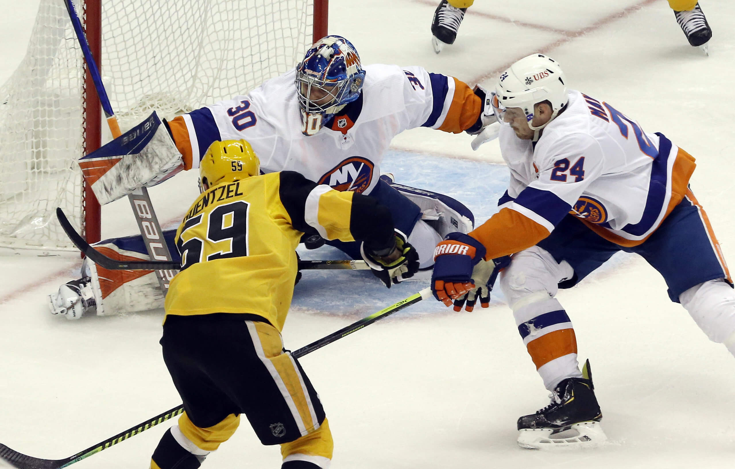 Islanders take 3-2 series lead with double-OT win vs. Pens