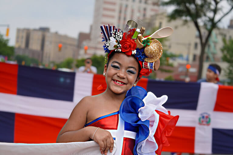 Bronx Dominican Day Parade brings hundreds of spectators and