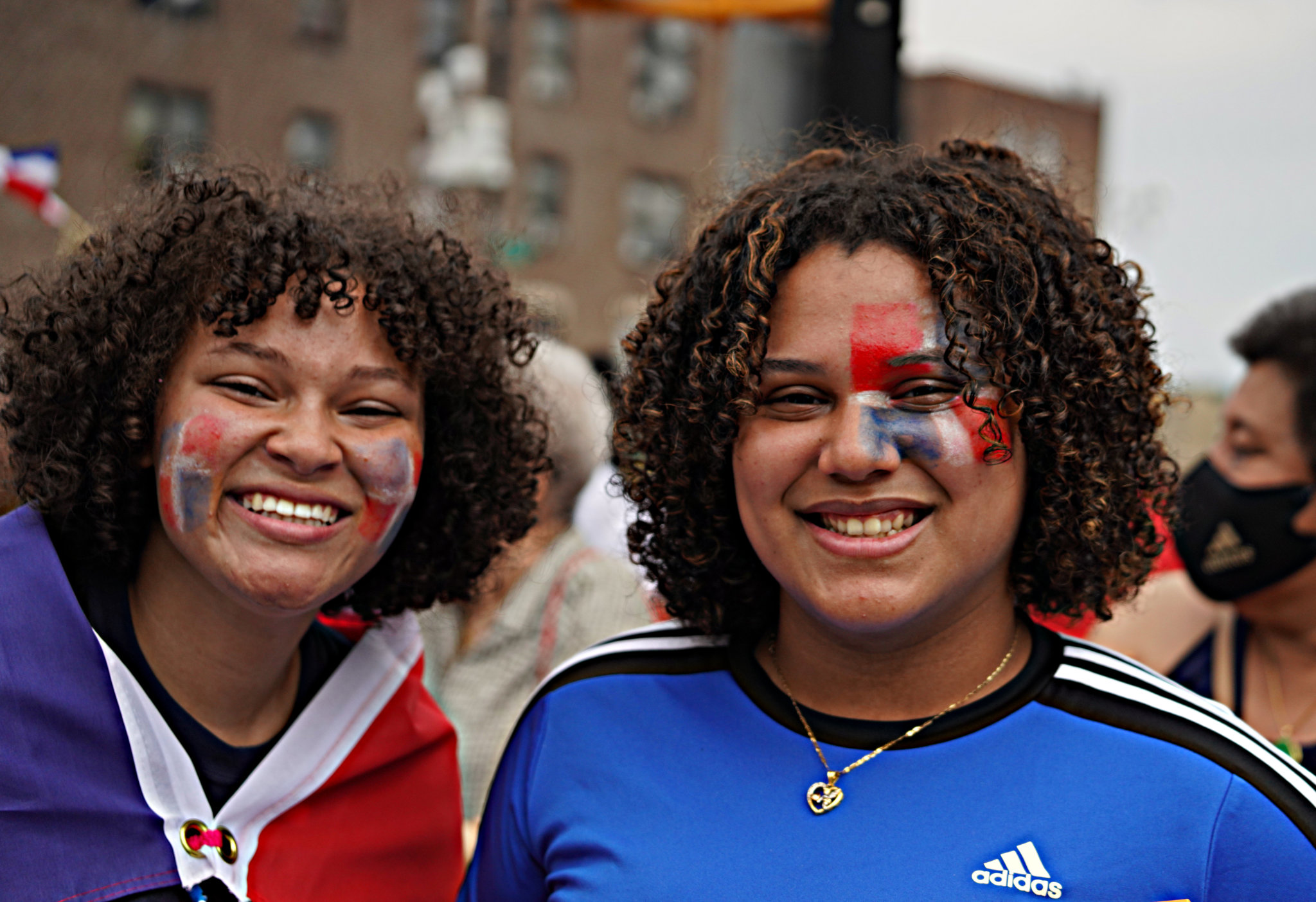 Bronx Dominican Day Parade brings hundreds of spectators and political