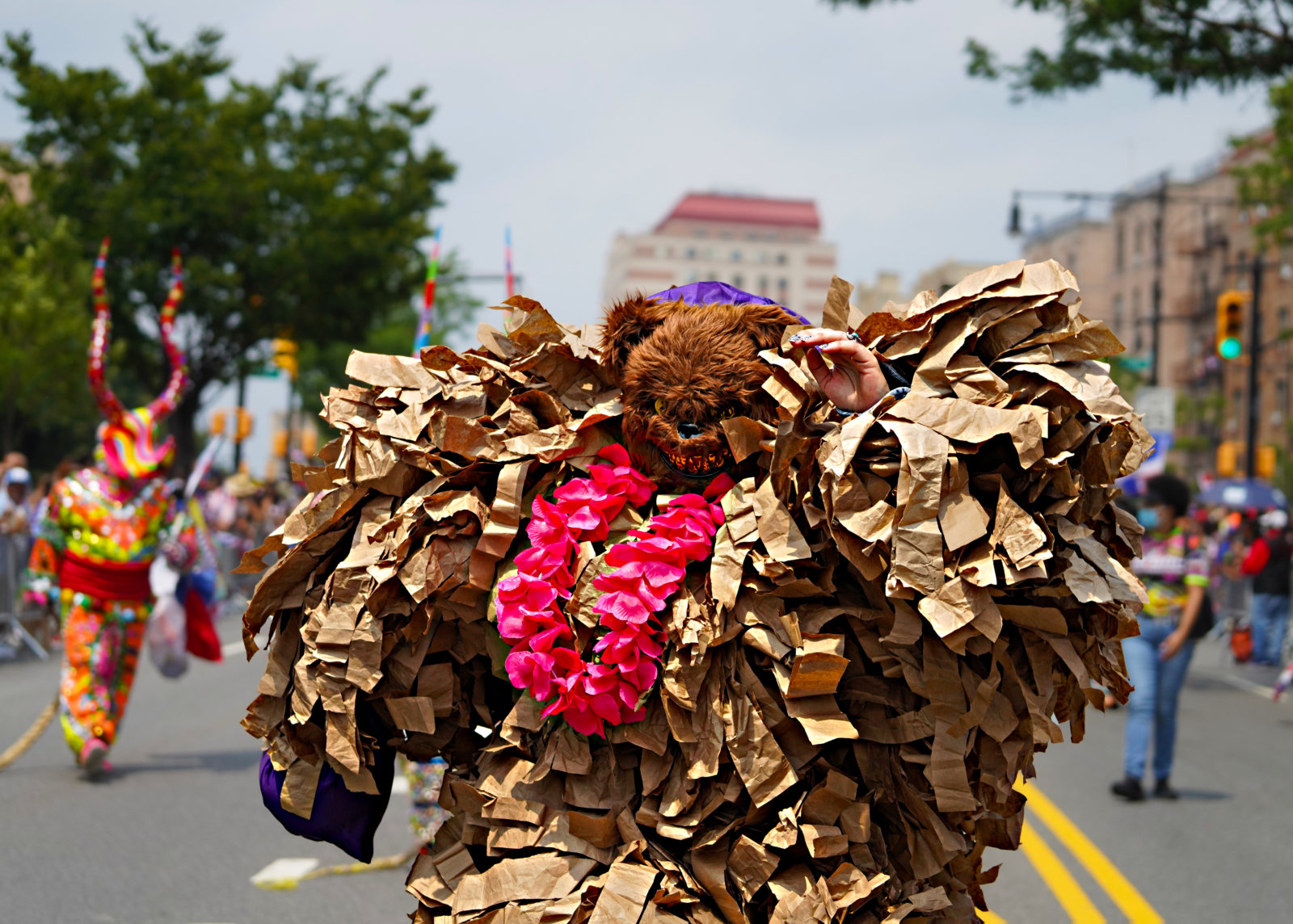 Bronx Dominican Day Parade brings hundreds of spectators and political