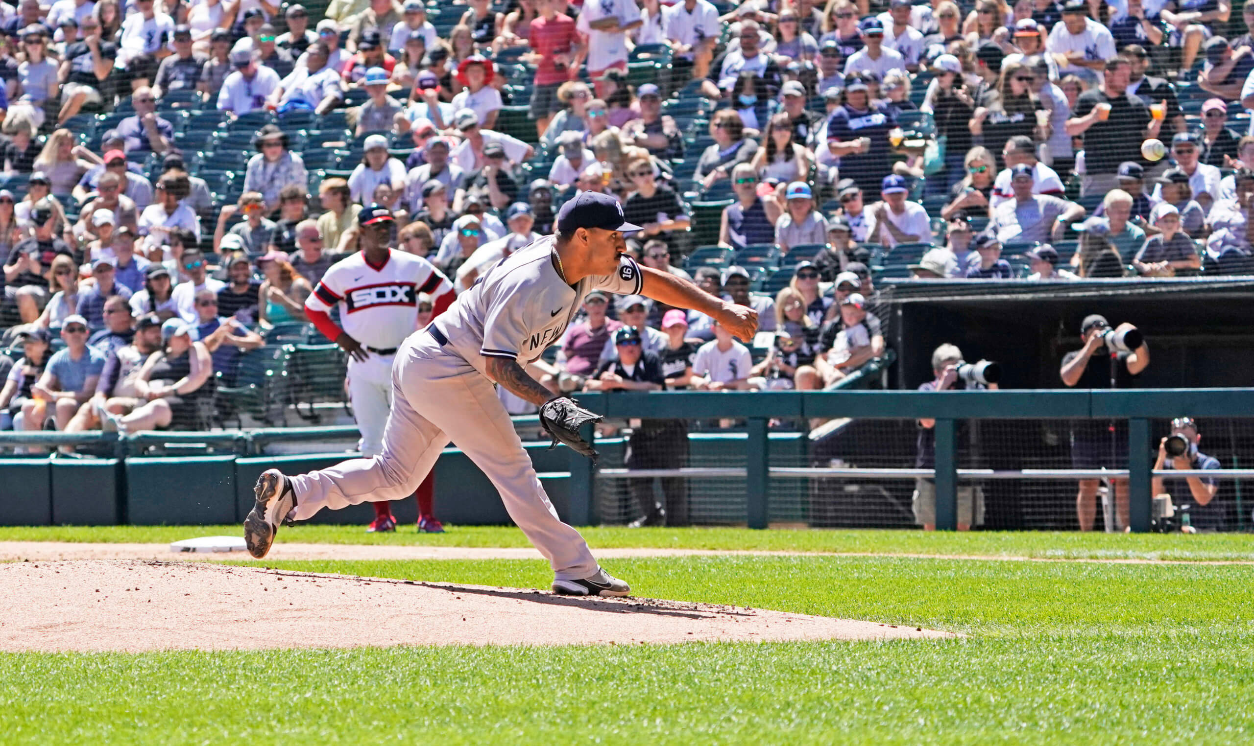 Odor, Cortes help Yankees beat White Sox 5-3