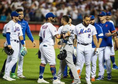 Mets Yankees whistle