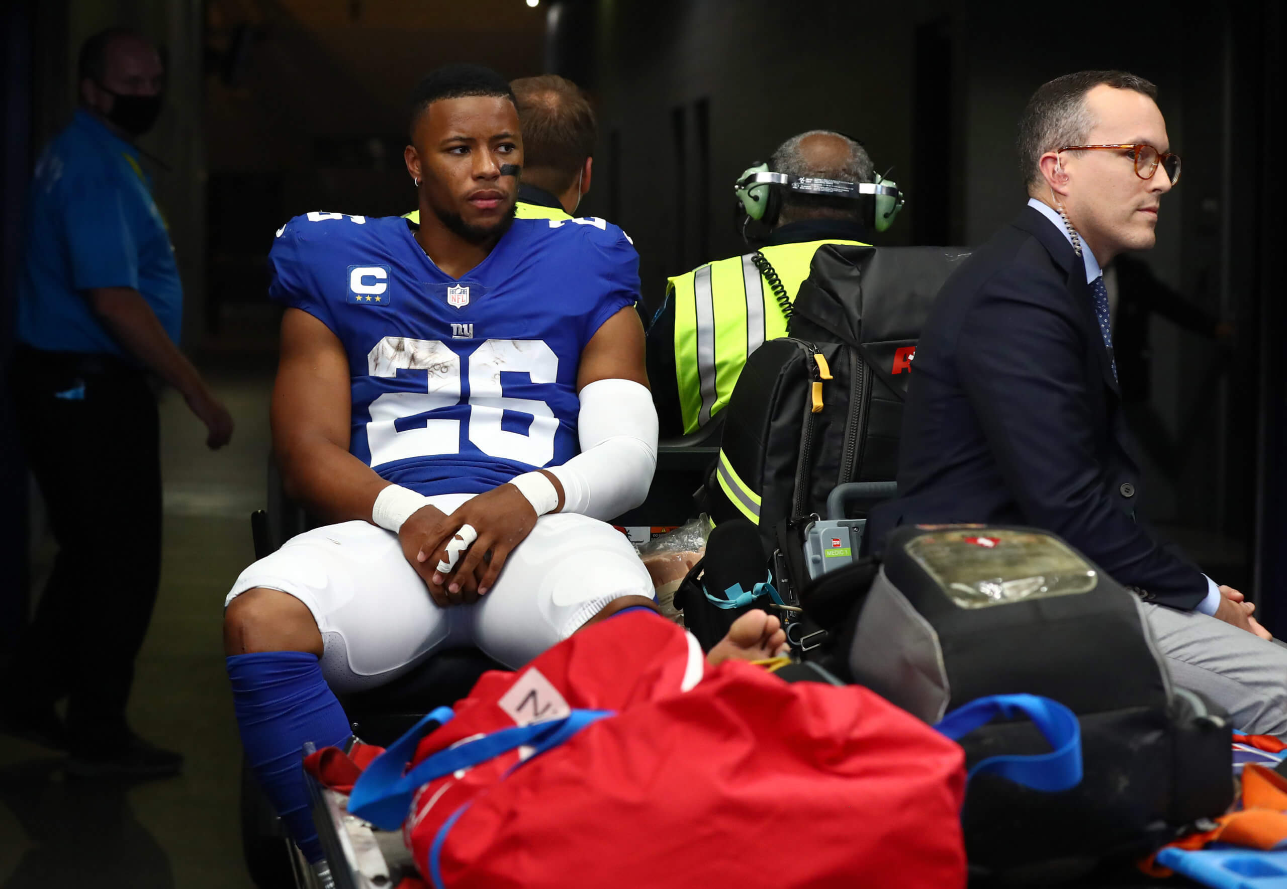 Giants ravaged by injuries, lose Barkley, Jones, Golladay in loss to Cowboys