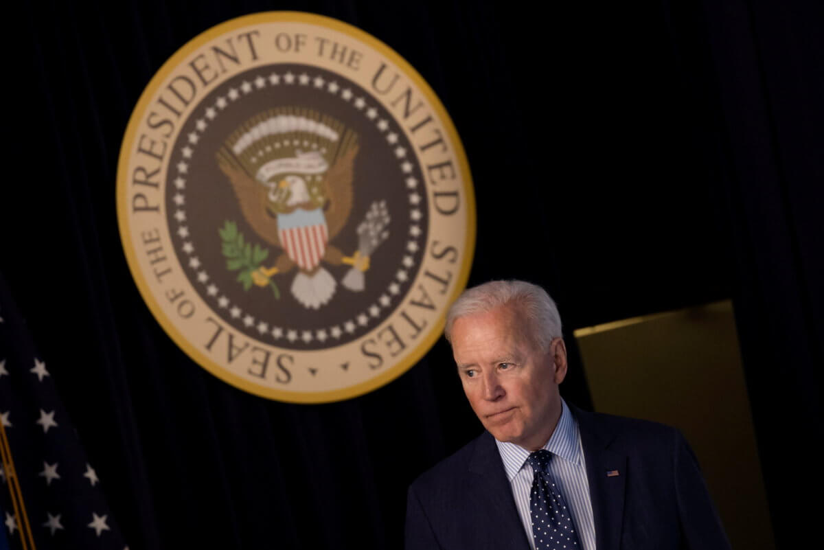 Democrats Debate If ‘billionaires Tax’ Can Pay For Biden’s Sweeping ...