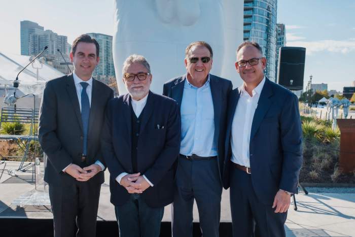 Mayor Fulop, artist Jaume Plensa, Richard LeFrak and David Simon stand in front of Water Soul