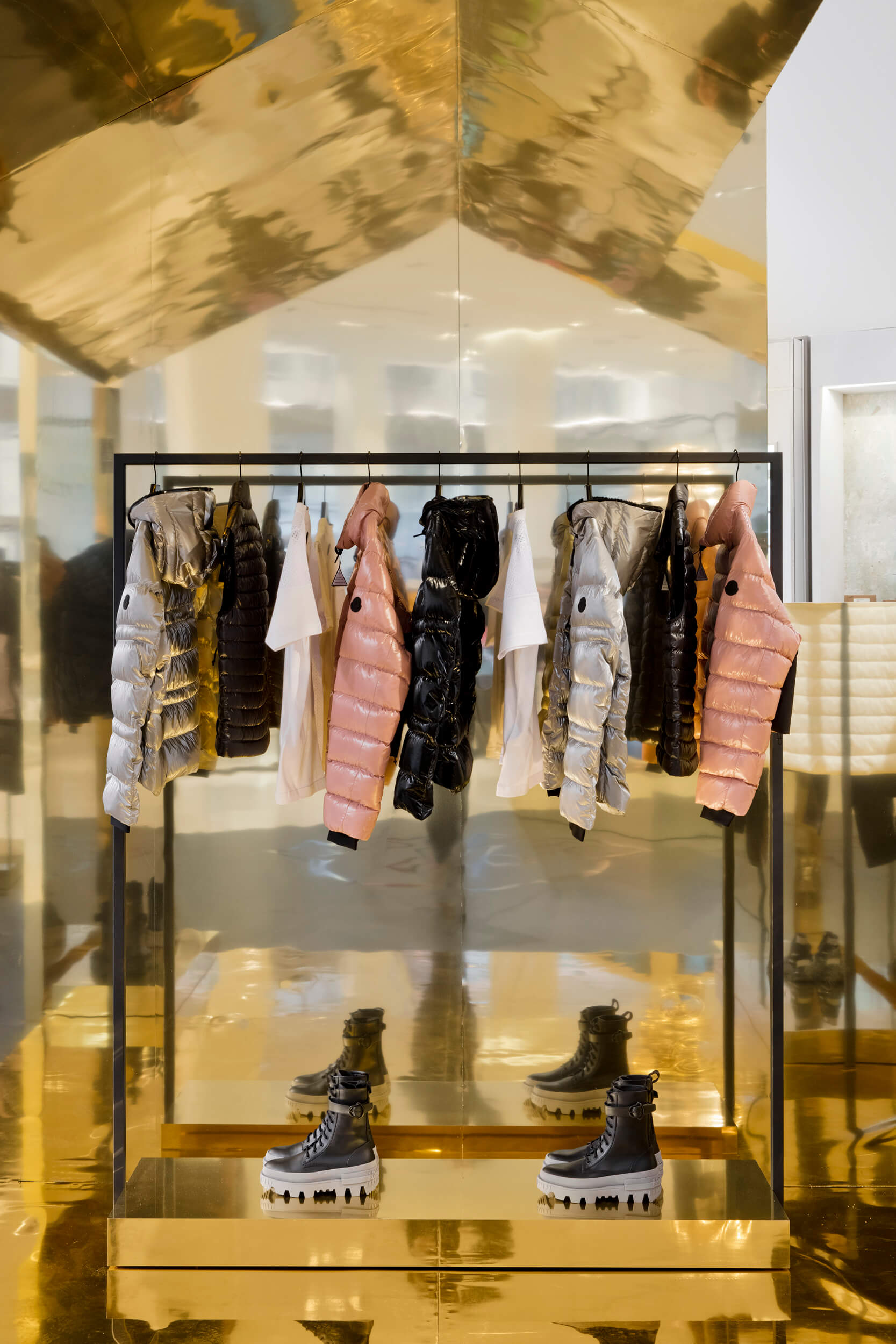 Nordstrom launches pop-up shop with a Midas touch ahead at