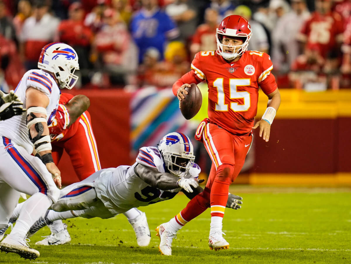 What channel is Bills vs. Chiefs on today? Time, TV schedule for 2022 NFL playoff  game