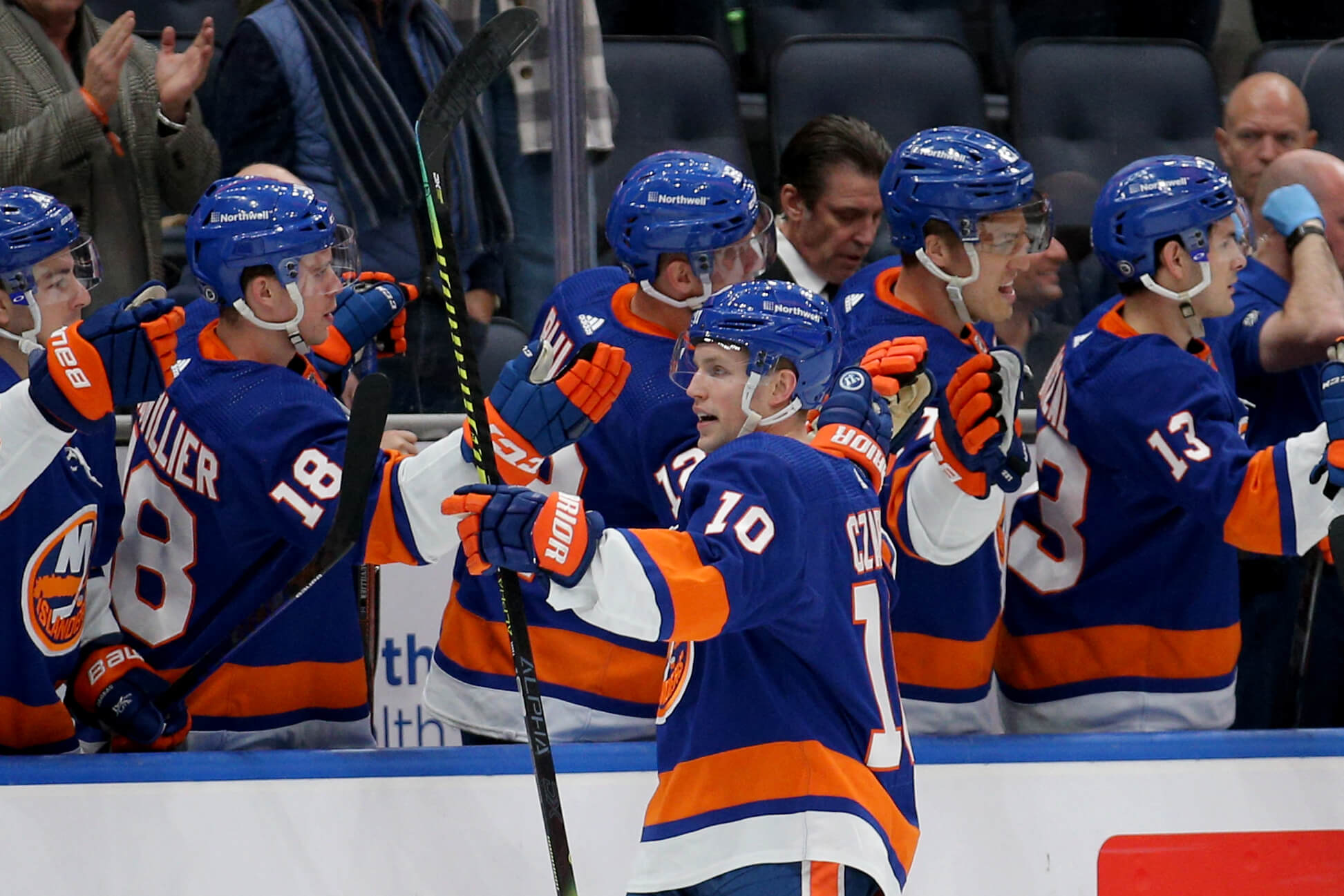 ‘Trustworthy’ Austin Czarnik carving niche as Islanders super-utility ...