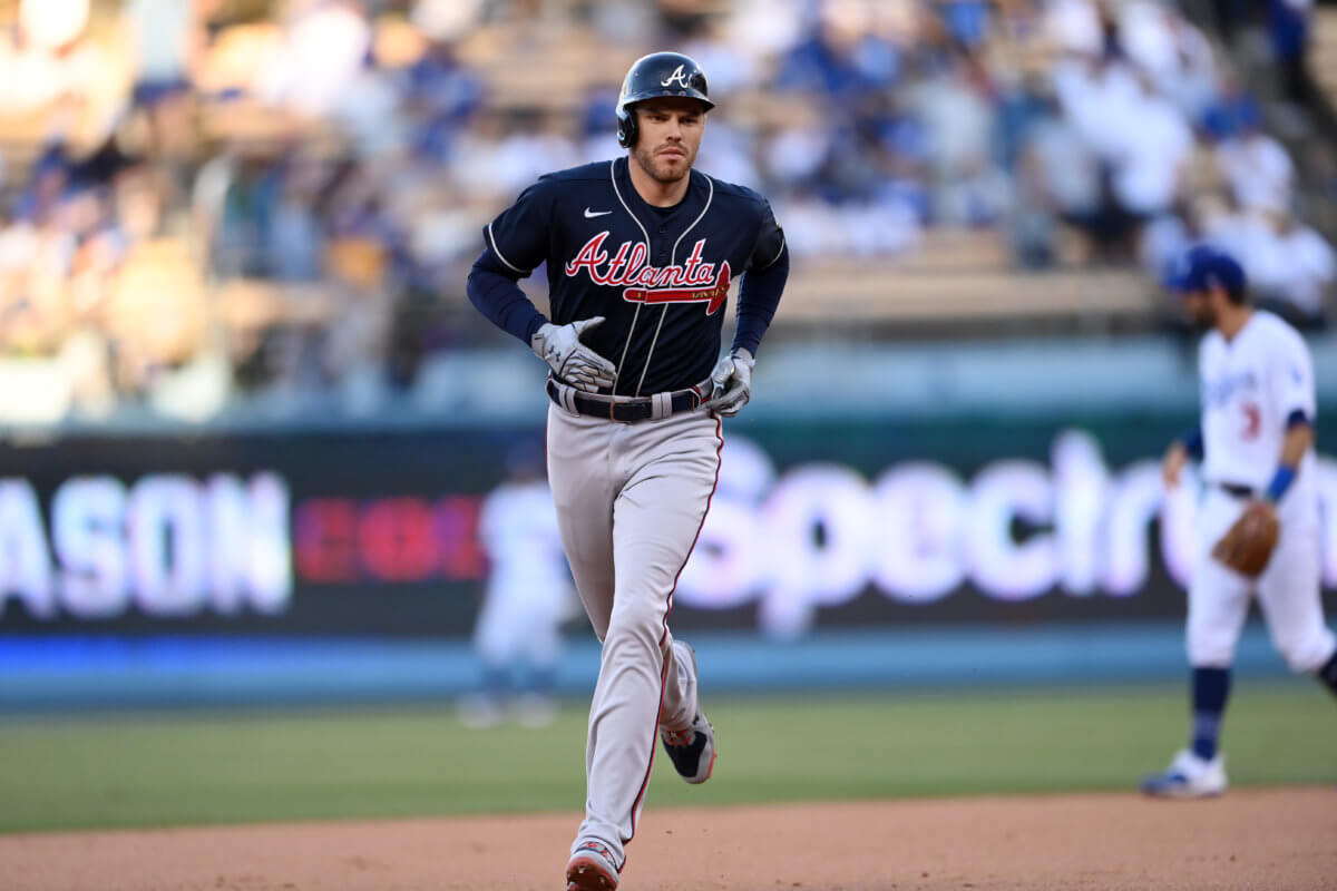 Atlanta Braves first baseman Freddie Freeman (5) holds the