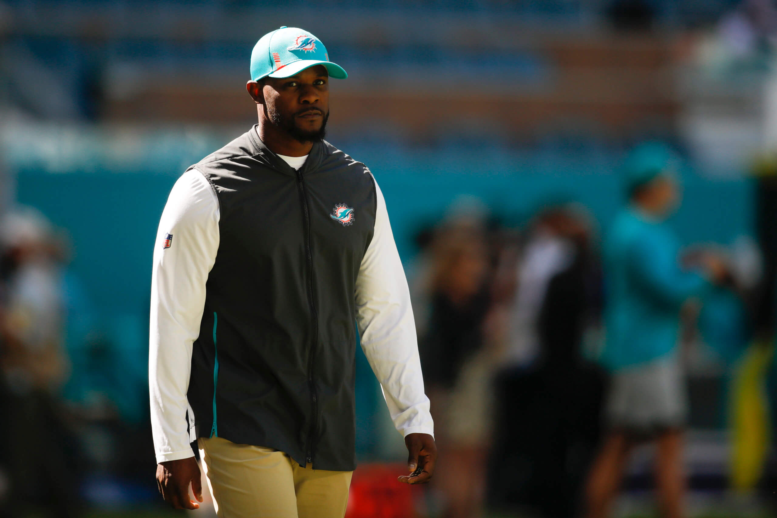 Brian Flores sues NFL, three teams as former Miami Dolphins coach alleges  racism in hiring practices - ESPN