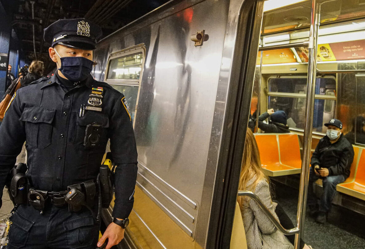 MTA worker injured after hit by subway train in Brooklyn | amNewYork