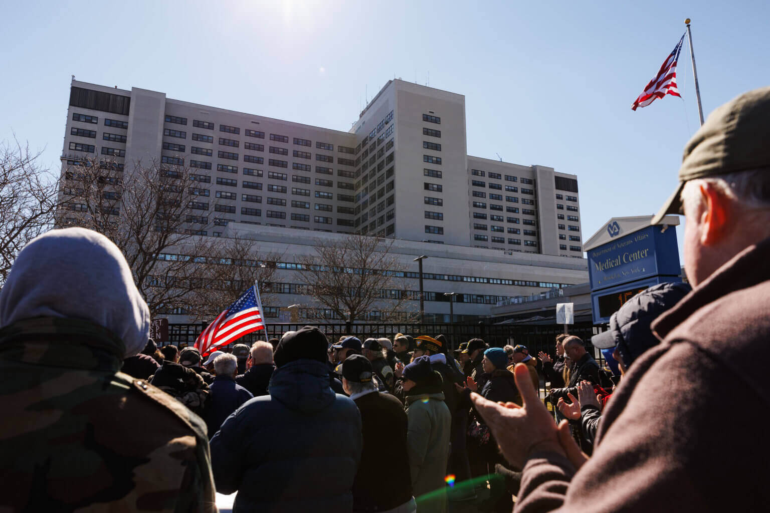 NY Giants Visit NY Vets, VA Bronx Health Care