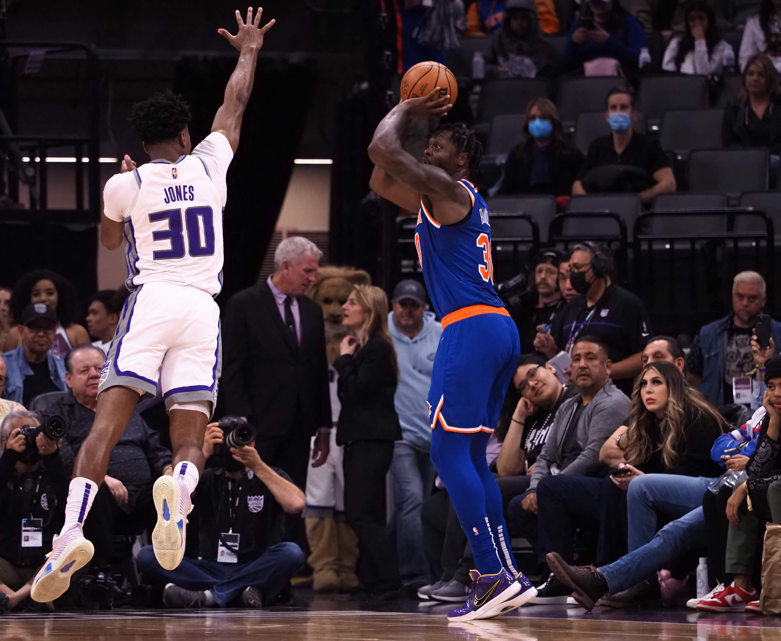 Julius Randle scores 36 as Knicks rout Pistons 140-110