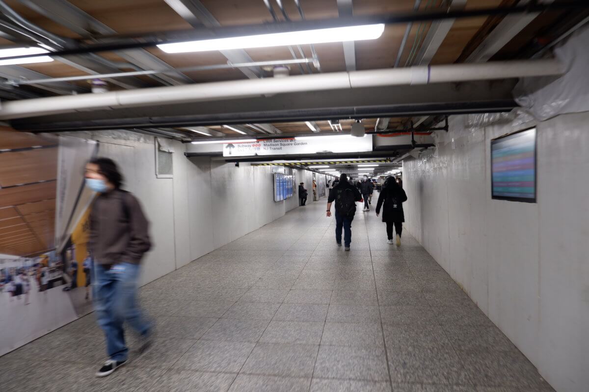 That’s using your head! MTA takes out ‘head knocker’ beams from Penn ...