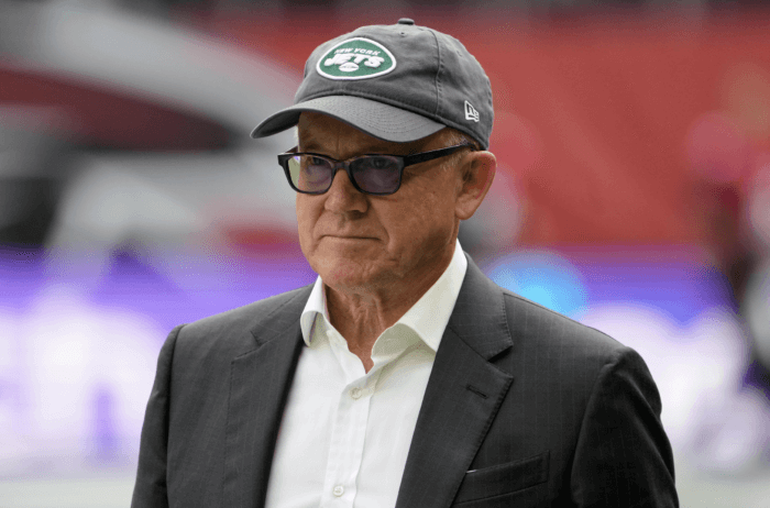 Jets owner Woody Johnson teases return to classic helmets