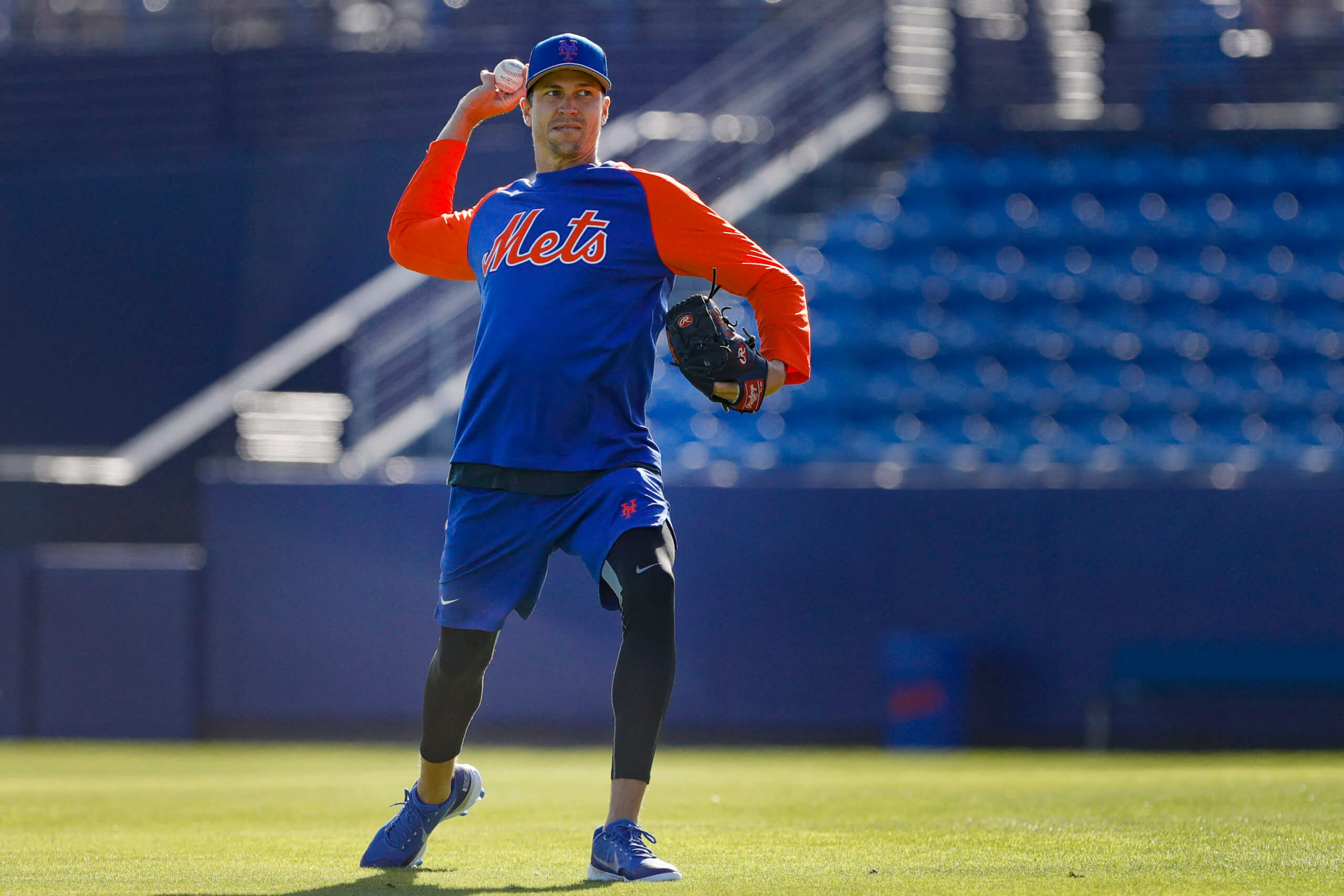 Easy and breezy: Jacob deGrom throws first bullpen of Rangers spring  training