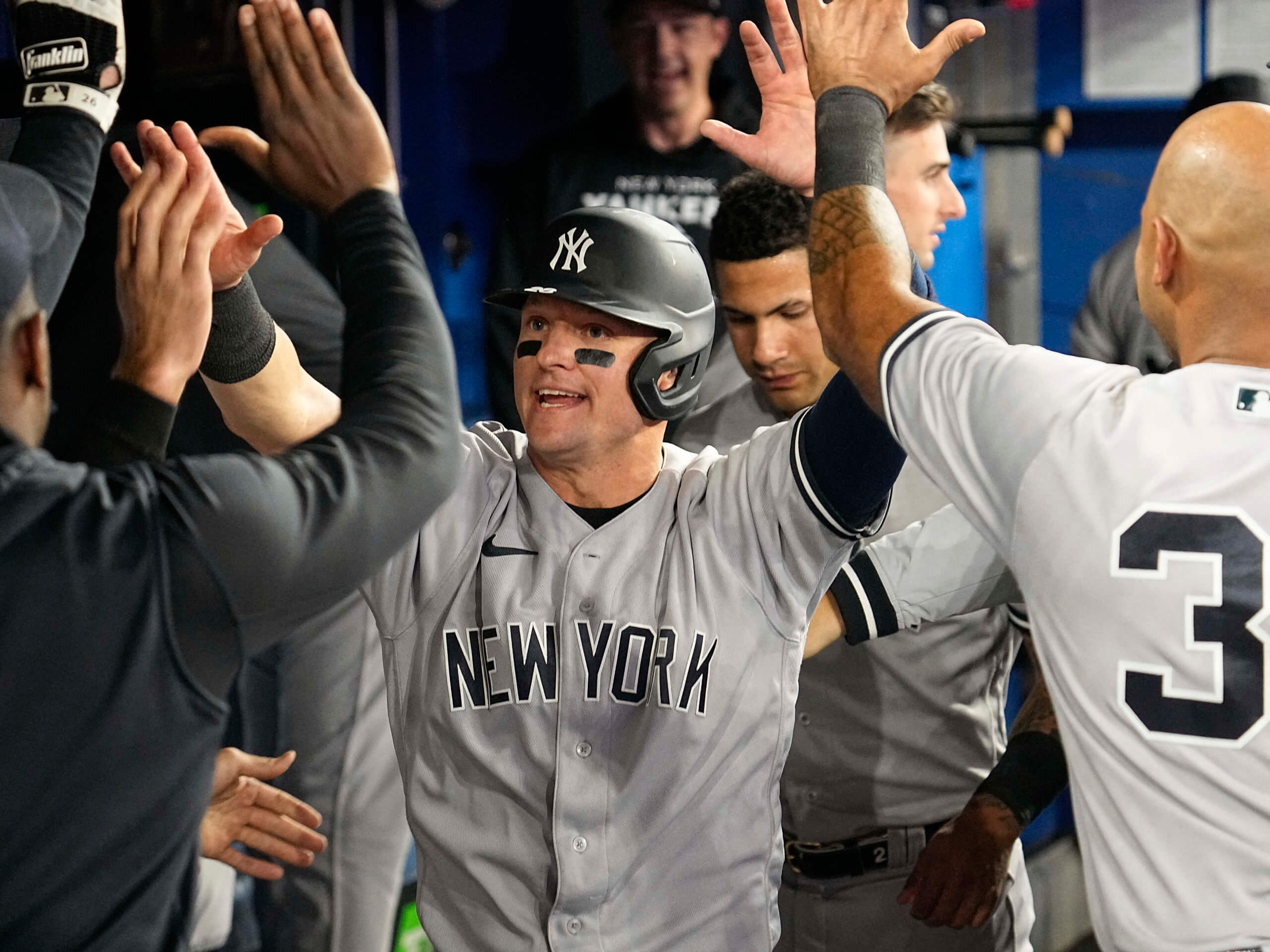 Yankees extend win streak to 11 after beating Blue Jays