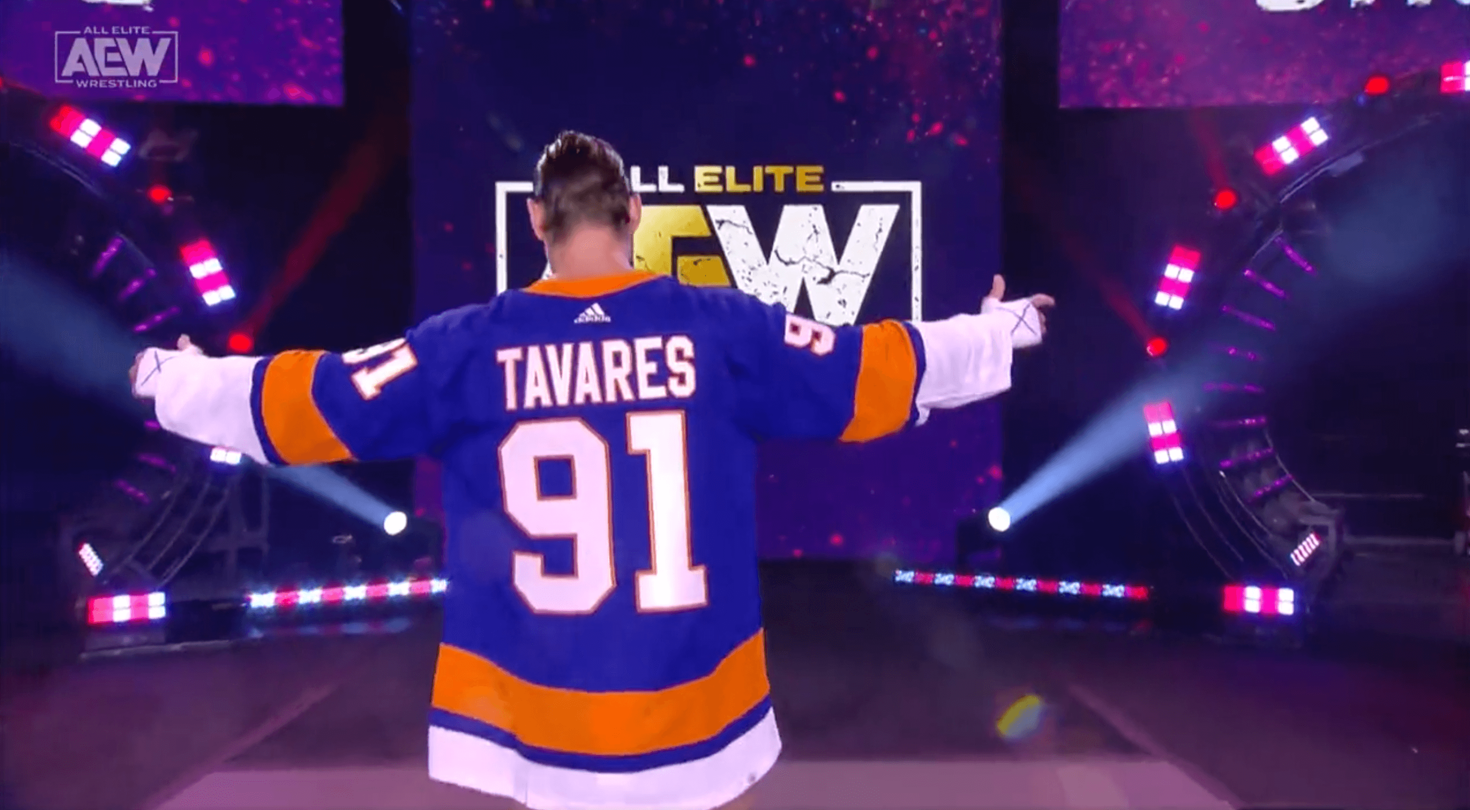 John Tavares sends signed jersey to young Isles fan jeered at Jets
