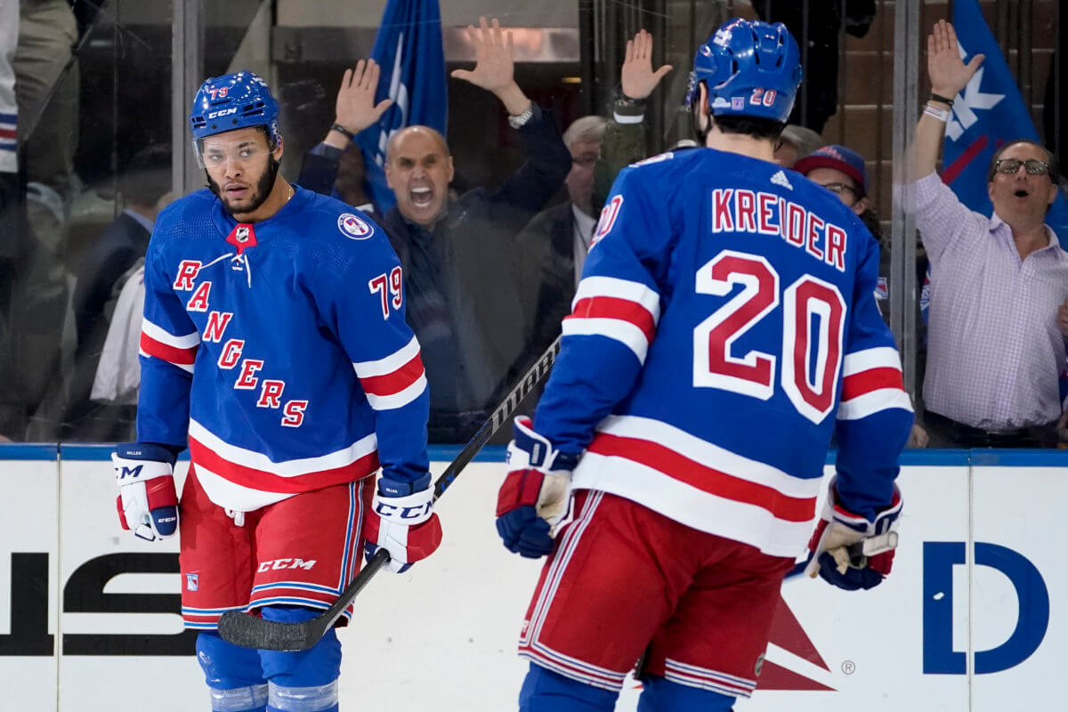 Lightning strike in Game 7 road win vs. Rangers, advance to