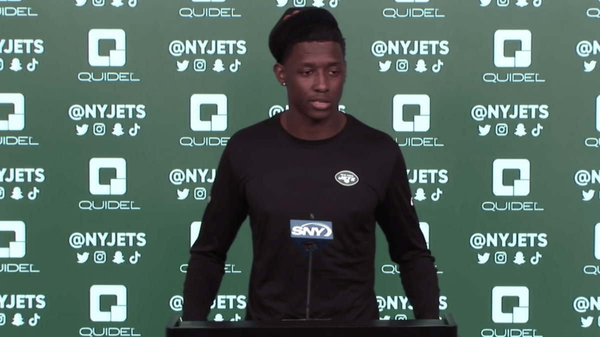 Jets' Sauce Gardner fulfills a promise to his mother and walks the