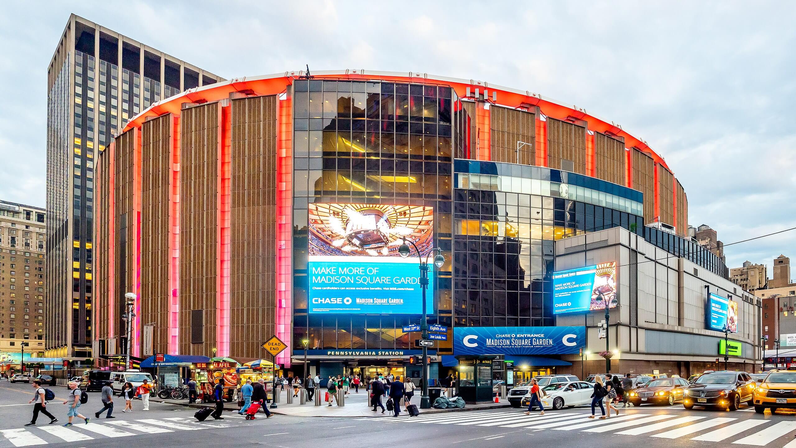 M&M's World and Olive Garden Renew in Times Square – Commercial
