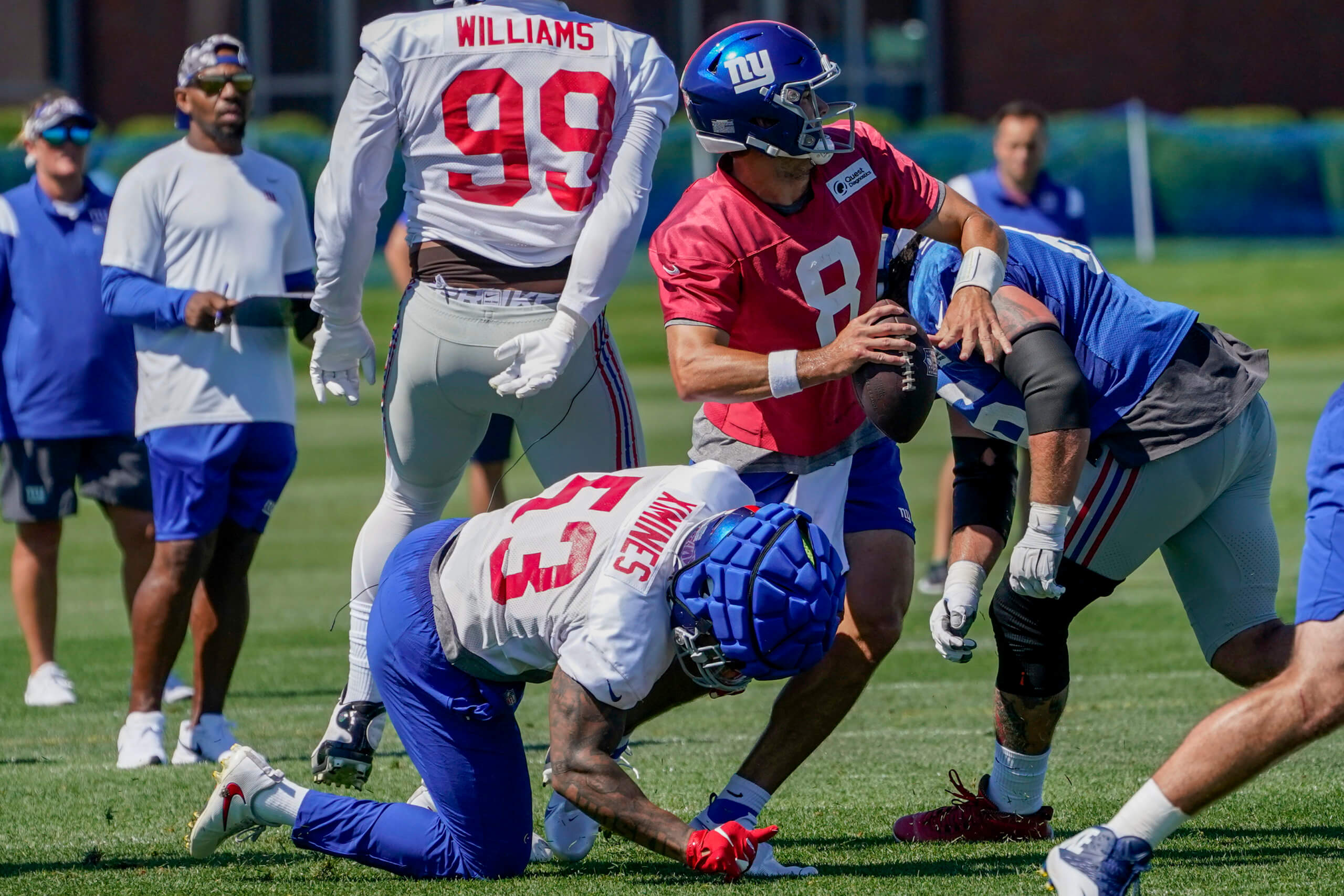 New York Giants host gay football clinic with NFL players and