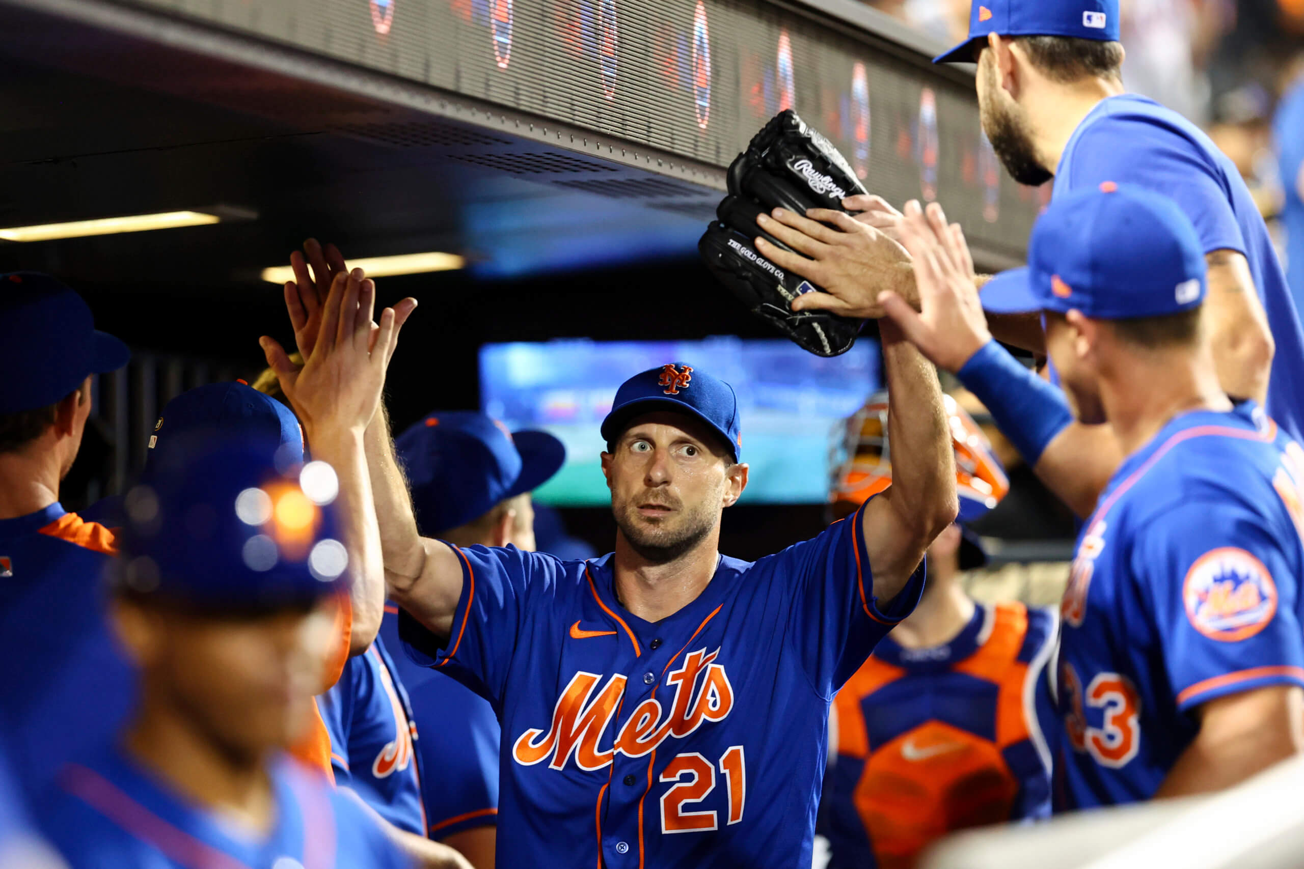 Scherzer shines as Mets cool off Braves 4-1 in series opener